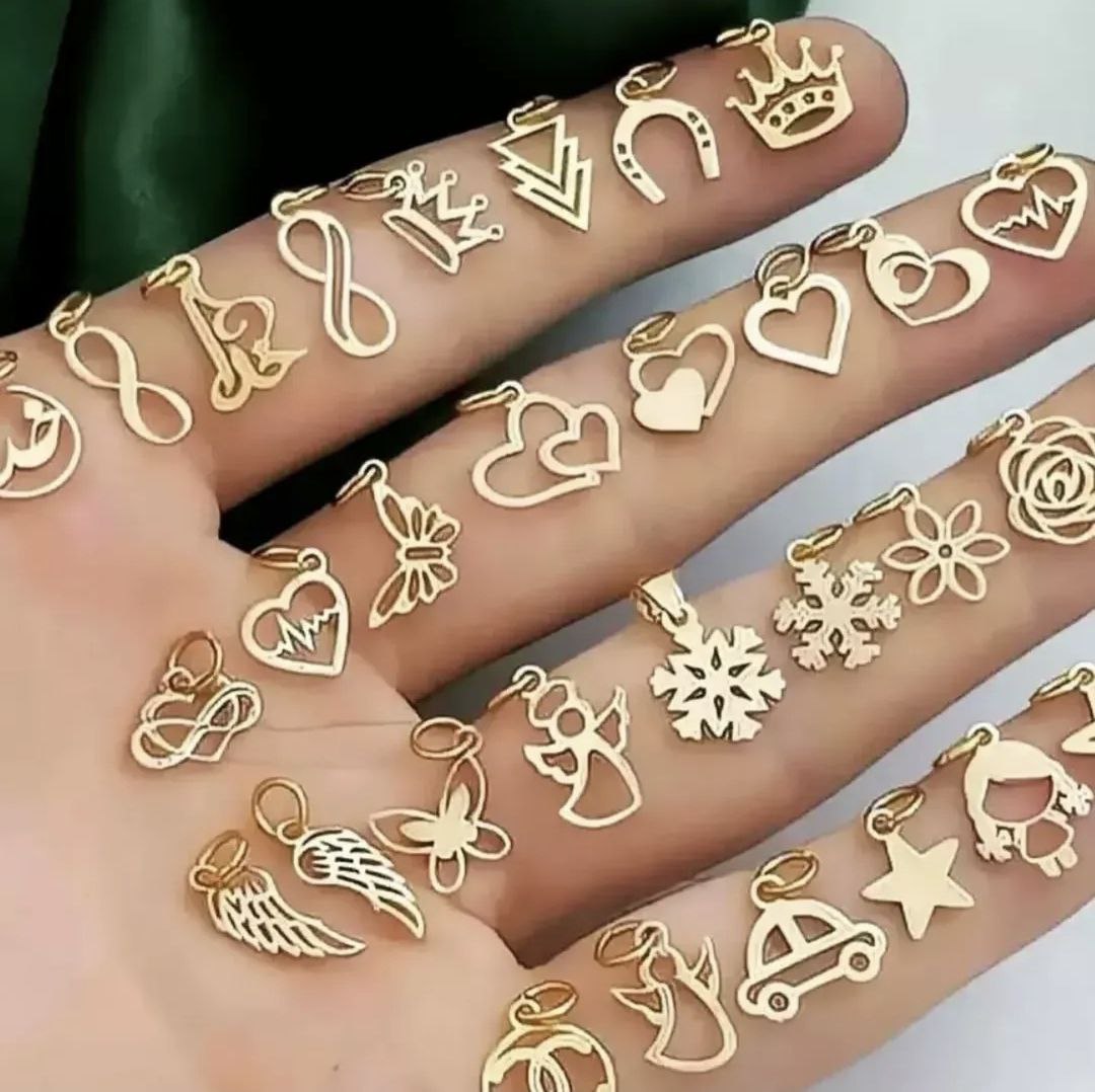 نمونه آویزهای طلا طرح قلب و حروف